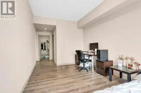 8 Hickory Street West Waterloo ON N2L 3H6