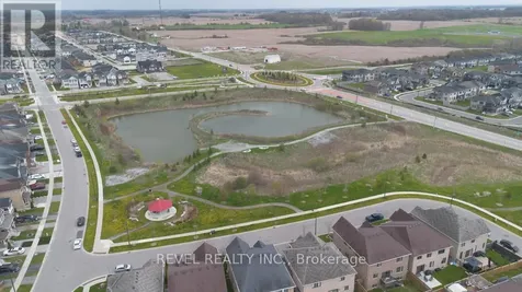 35 Arnold Marshall Boulevard Haldimand ON N3W 0B3