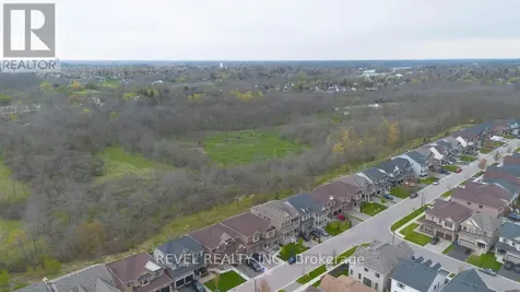 35 Arnold Marshall Boulevard Haldimand ON N3W 0B3