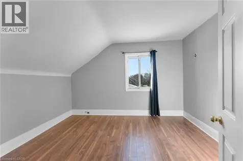 5932 Carlton Avenue Niagara Falls ON L2G 5J5