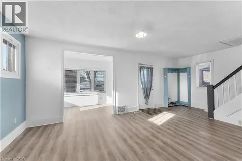 5932 Carlton Avenue Niagara Falls ON L2G 5J5