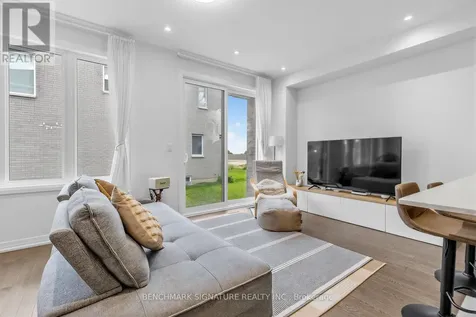163 Tempel Street Richmond Hill ON L4E 1J2