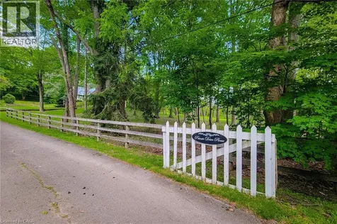 311 Golf Links Road Hamilton ON L9G 2N6