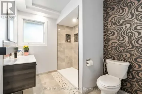 21 Midland Crescent Ottawa ON K2H 8P6