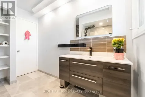 21 Midland Crescent Ottawa ON K2H 8P6