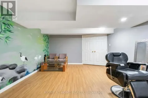 21 Midland Crescent Ottawa ON K2H 8P6