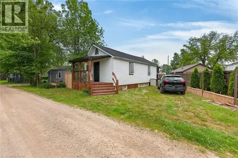 911 Lakeshore Road Selkirk ON N0A 1P0