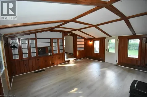 623 King Road Burlington ON L7T 3K3