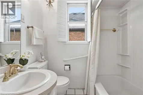 153 Parkview Drive Hamilton ON L8S 3Y4
