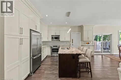 8 Campbell Street Niagara-on-the-lake ON L0S 1J0