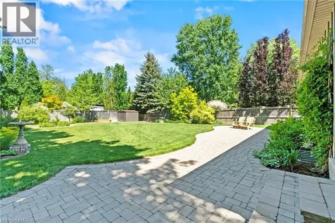 8 Campbell Street Niagara-on-the-lake ON L0S 1J0