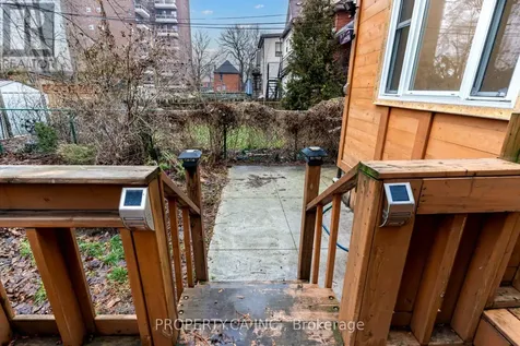 136 Ontario Avenue Hamilton (stinson) ON L8N 2X3