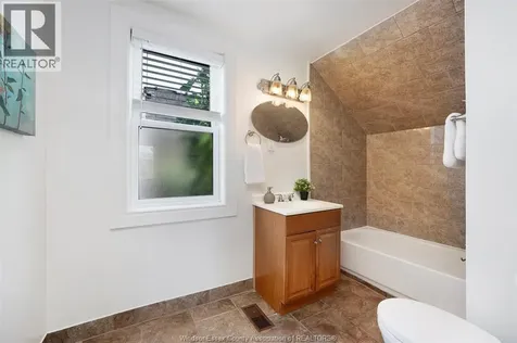 1620 Drouillard Windsor ON N8Y 2S3