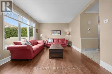 2114 Sandy Oaks Drive Ottawa ON K1W 1H6