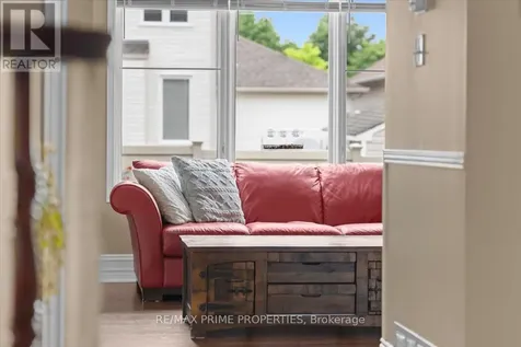 2114 Sandy Oaks Drive Ottawa ON K1W 1H6