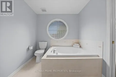 2114 Sandy Oaks Drive Ottawa ON K1W 1H6