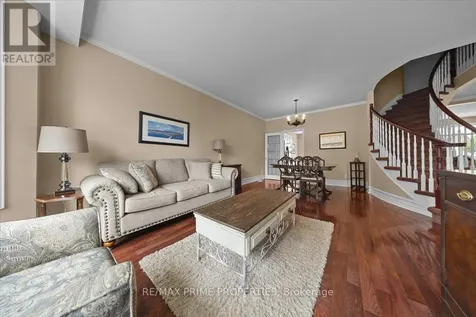 2114 Sandy Oaks Drive Ottawa ON K1W 1H6