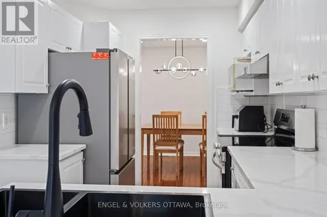 18 Cambray Lane Ottawa ON K2K 3C3