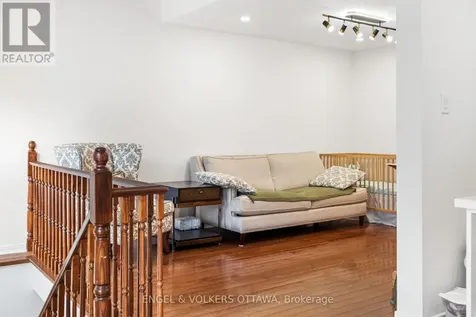 18 Cambray Lane Ottawa ON K2K 3C3