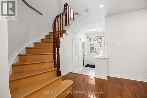 18 Cambray Lane Ottawa ON K2K 3C3