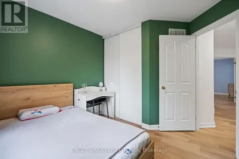18 Cambray Lane Ottawa ON K2K 3C3