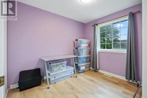 18 Cambray Lane Ottawa ON K2K 3C3