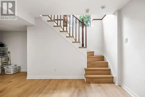 18 Cambray Lane Ottawa ON K2K 3C3