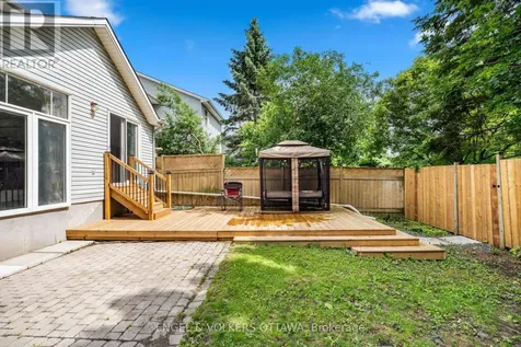 18 Cambray Lane Ottawa ON K2K 3C3