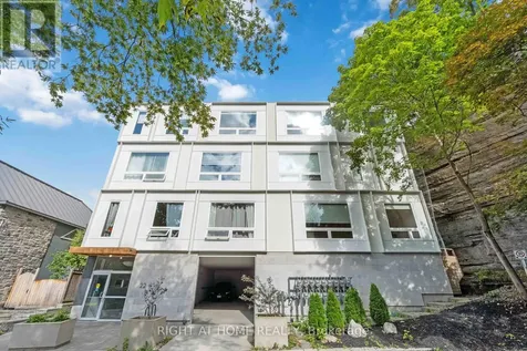 22 Perkins Street Ottawa ON K1R 7G5