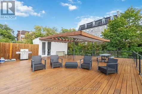 22 Perkins Street Ottawa ON K1R 7G5