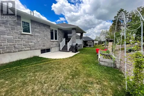 855 17th Street Hanover ON N4N 3B8