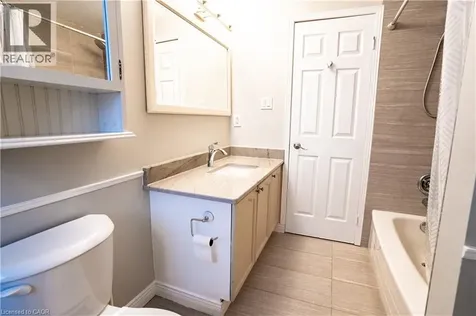 22 Carmine Crescent Cambridge ON N3C 3Z1