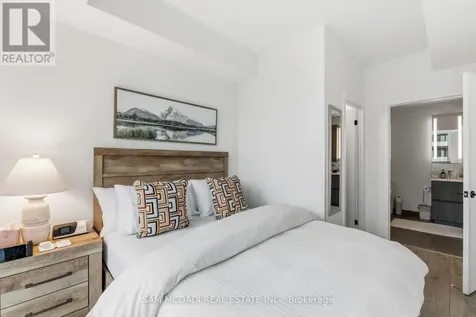 220 Missinnihe Way Mississauga (port Credit) ON L5H 0A9