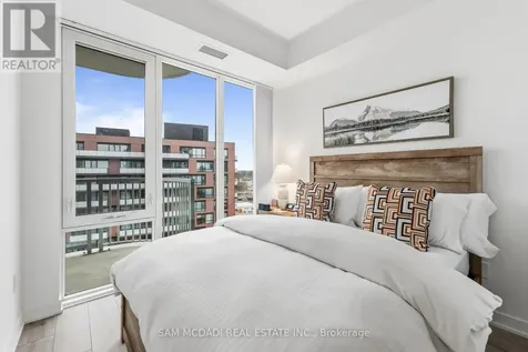 220 Missinnihe Way Mississauga (port Credit) ON L5H 0A9