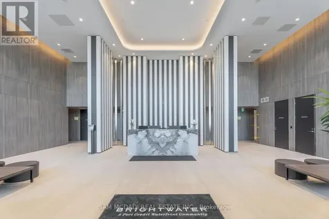 220 Missinnihe Way Mississauga (port Credit) ON L5H 0A9