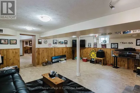 1073 8 Corners Kincardine ON N0G 2T0