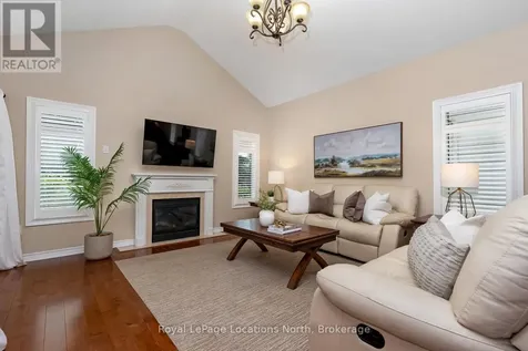 36 Clubhouse Drive Collingwood ON L9Y 4Z6