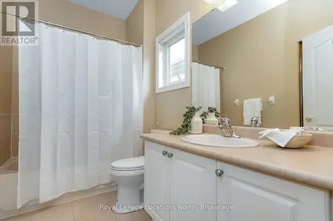 36 Clubhouse Drive Collingwood ON L9Y 4Z6