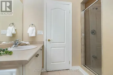 36 Clubhouse Drive Collingwood ON L9Y 4Z6