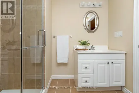 36 Clubhouse Drive Collingwood ON L9Y 4Z6