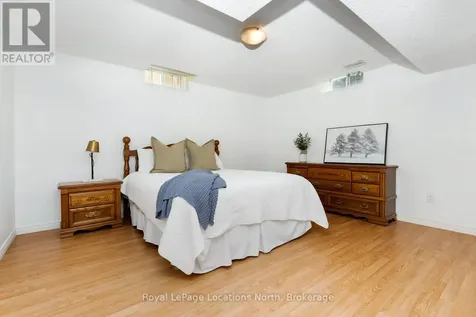 36 Clubhouse Drive Collingwood ON L9Y 4Z6
