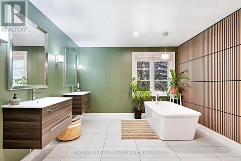 29830 Centre Road Adelaide Metcalfe ON N7G 3H7
