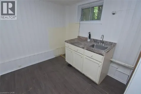 136 Glen Road Hamilton ON L8S 3M9