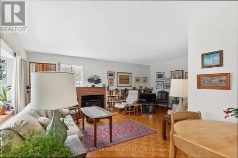 98 Glendale Avenue Deep River ON K0J 1P0