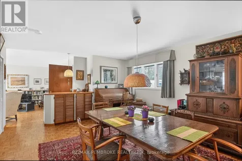 98 Glendale Avenue Deep River ON K0J 1P0