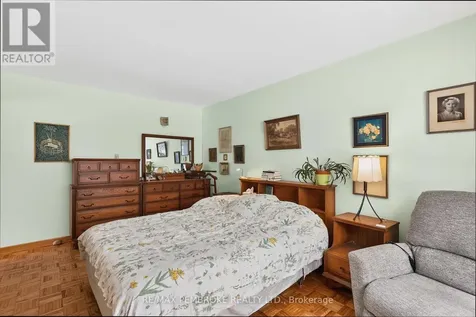 98 Glendale Avenue Deep River ON K0J 1P0