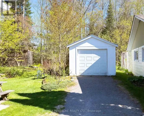 98 Glendale Avenue Deep River ON K0J 1P0