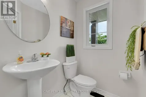 236 Arrita Street Ottawa ON K2S 0J7