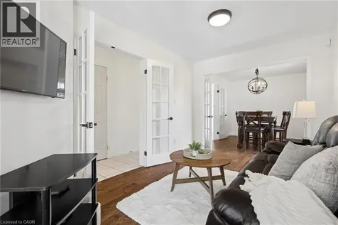 44 Alderson Drive Cambridge ON N3C 4C5