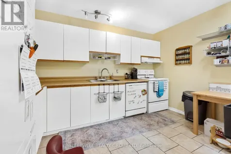 55 Alberni Street Ottawa ON K2J 1V8